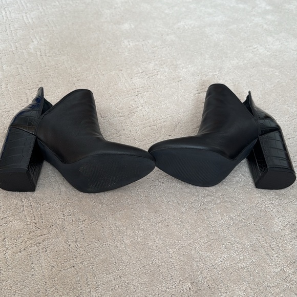 Brand new Black bootie, Perfect for fall! - Picture 5 of 6